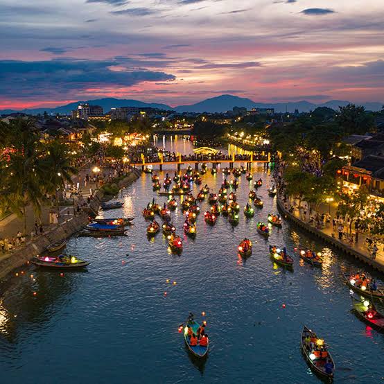 Lantern boats on the Thu Bon river, Hoi An at dusk